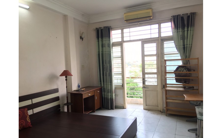 Cho thuê nhà nguyên căn số Bộ CA ngõ 211/180 Khương Trung, 5 tầng, 5 ngủ, 15 Triệu (có TL)